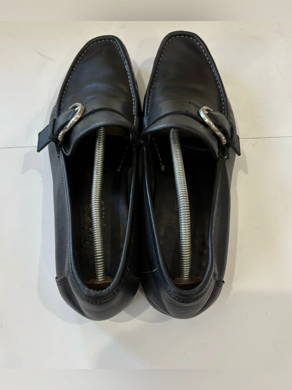 Salvatore Ferragamo Men’s Approx 10.5 Black Leather Gancini Buckle Loafers Italy